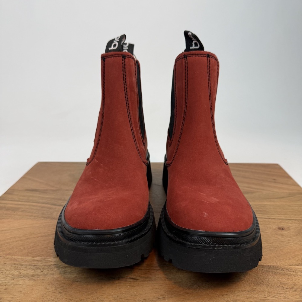 New Womens Bionica Drina Rogue Lug Red Leather Sole Ankle Chelsea Boots Size 7 M - Picture 3 of 8